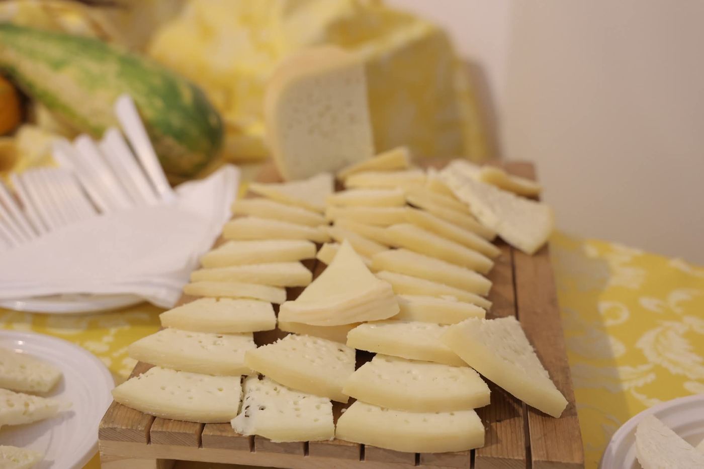 Tagliere di pecorino vitulanese a fette
